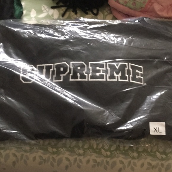 Supreme hoodie XL